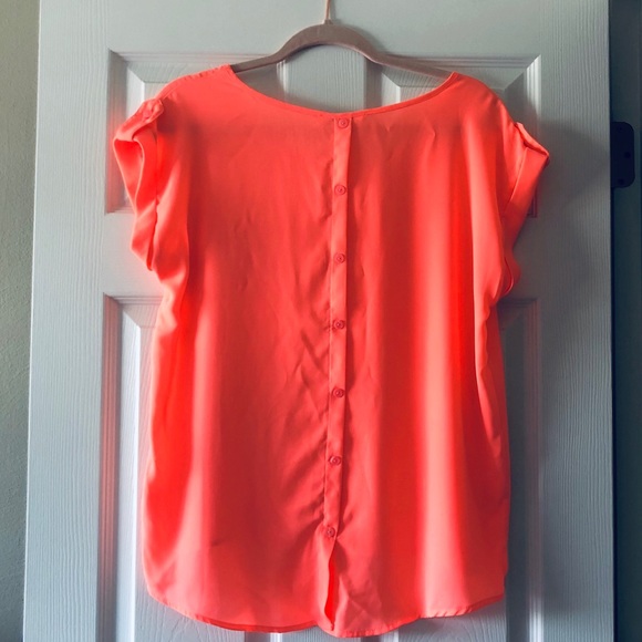 High-low sheer peach blouse with back detail - Picture 3 of 3